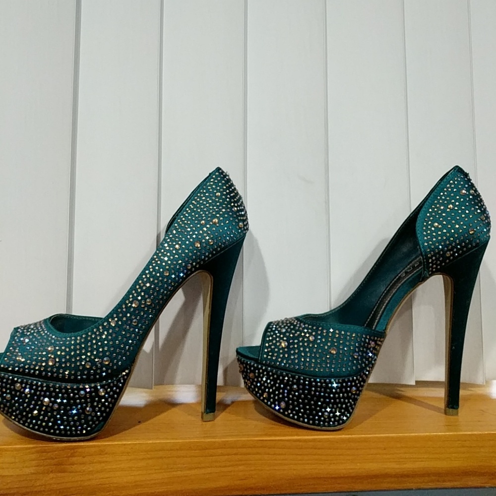 Teal showstoppers